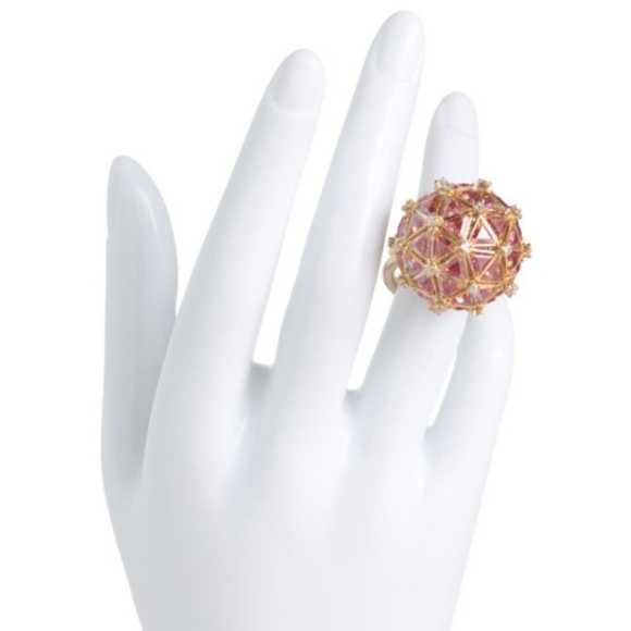 🔹️SWAROVSKI 🔹️ Red Cubic Zirconia Curiosa Gold Tone Plated Brass Ring - Picture 8 of 9